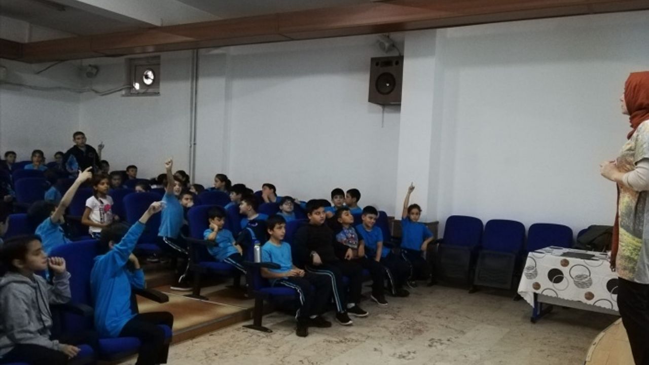 Ümraniye Belediyesi İlçedeki Öğrencilere Çevre Eğitimi Vermeye Başladı