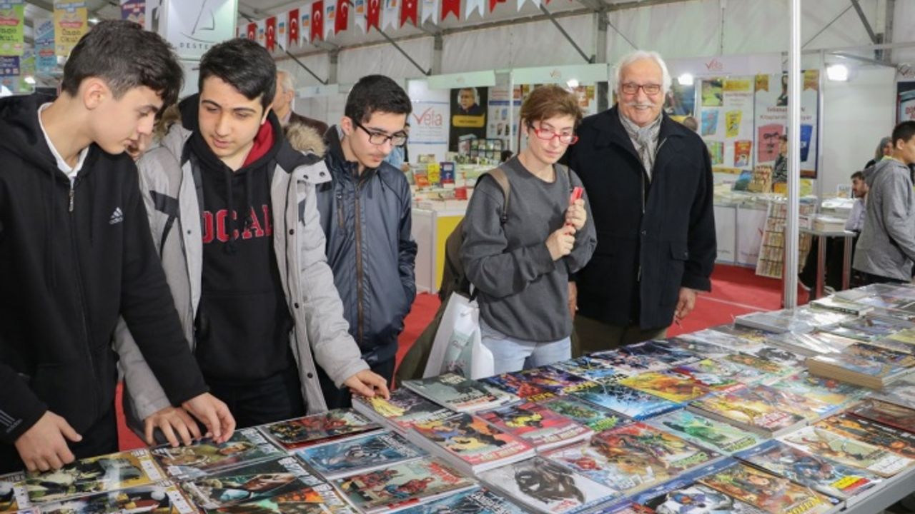 Çekmeköy Kitap Fuarı ünlü isimleri ağırlamaya devam ediyor
