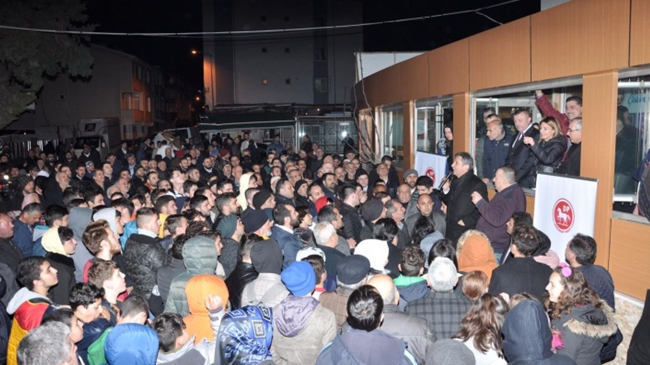 Hüseyin Avni Sipahi Çekmeköy Halkıyla Buluşmalarını Sürdürüyor