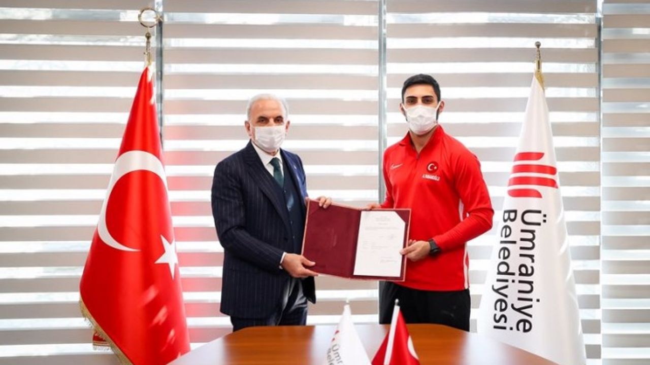 Dünya Şampiyonu Alpaslan Yamanoğlu Ümraniye Belediyesi'ne Transfer Oldu
