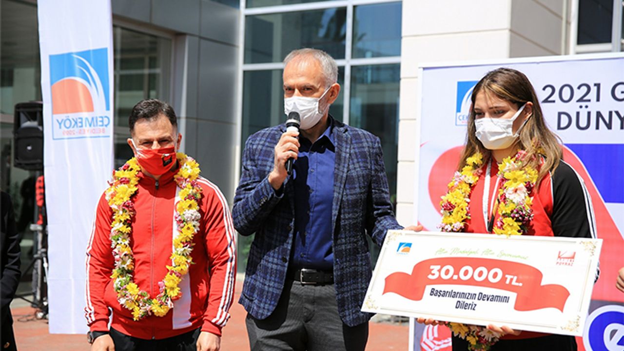 Başkan Poyraz’dan Çekmeköy’lü Milli sporcuya tebrik