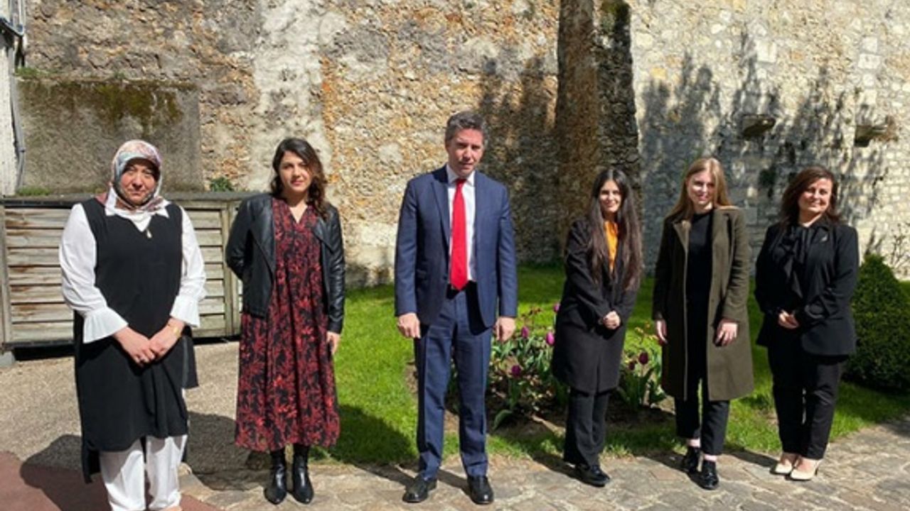 Genç Yozgatlılar Paris Büyükelçisi Ali Onaner’i ziyaret etti