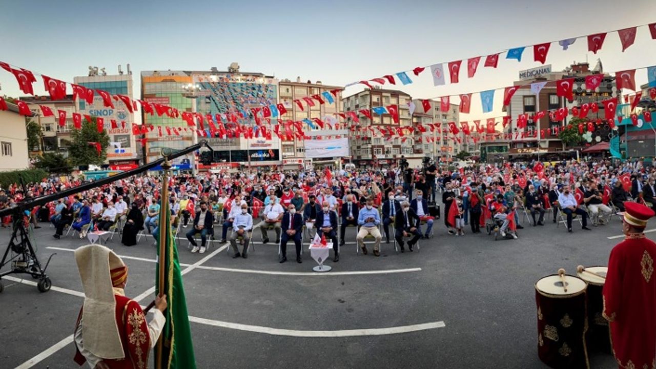 Ümraniye'de 15 Temmuz Ruhu Meydanları Doldurdu
