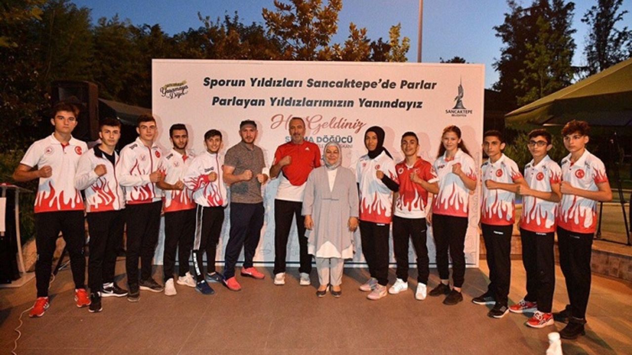 Başkan Döğücü, Sancaktepeli şampiyon sporcular ile bir araya geldi