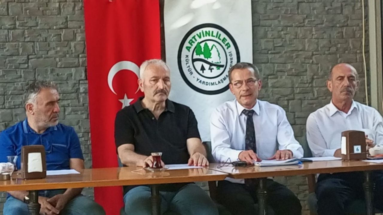 KARADENİZ KONFEDERASYONU HUKUK VE GENEL KURUL SÜRECİ HAKKINDA ARTVİN DERNEKLER BİRLİĞİ BAŞKANI METİN KAR ÖNEMLİ AÇIKLAMALARDA BULUNDU