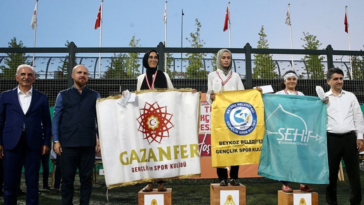 Geleneksel Türk Okçuluğu Festivali Rüzgarı Ümraniye' de esti