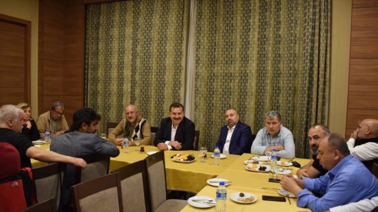 Balıkesir Büyükşehir Belediye BaşkanI Yücel Yılmaz ve Genel Sekreter Mustafa Küçükkaptan İstanbul Medya Üyelerini Ağırladı