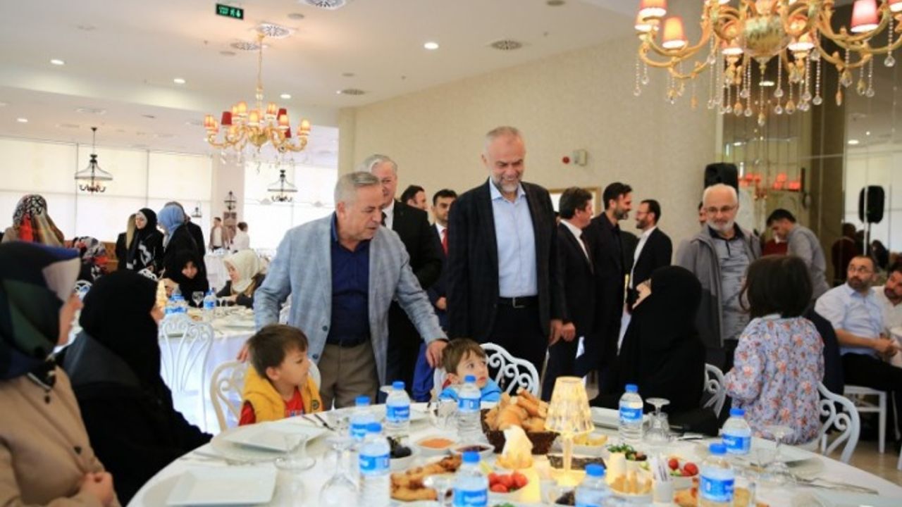 BAŞKAN POYRAZ İLÇEDEKİ DİN GÖREVLİLERİNİ AĞIRLADI