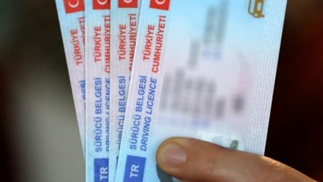 ESKİ TİP EHLİYET YENİLEME SÜRESİ 2024'E KADAR UZATILDI