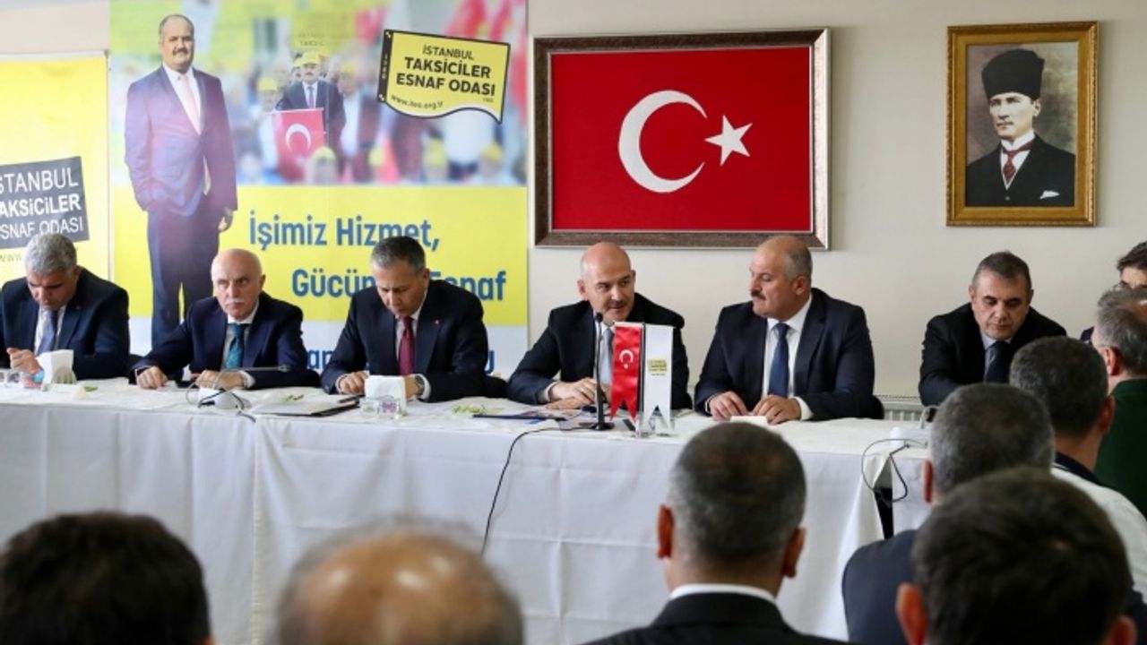 İÇİŞLERİ BAKANI SOYLU İSTANBUL’DAKİ TAKSİCİ ESNAFI İLE BULUŞTU