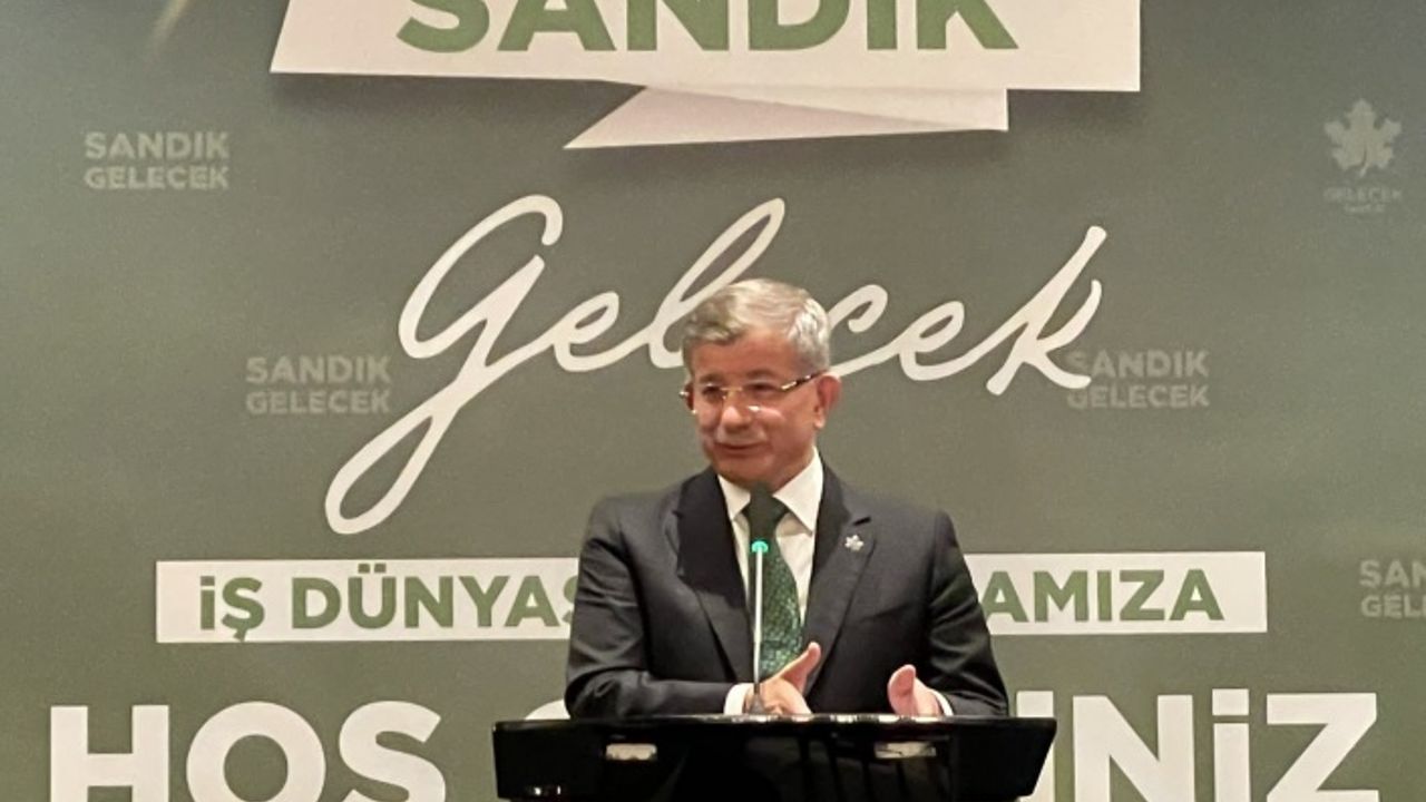 AHMET DAVUTOĞLU BÜYÜK KULÜP’TE İŞ DÜNYASIYLA BULUŞTU