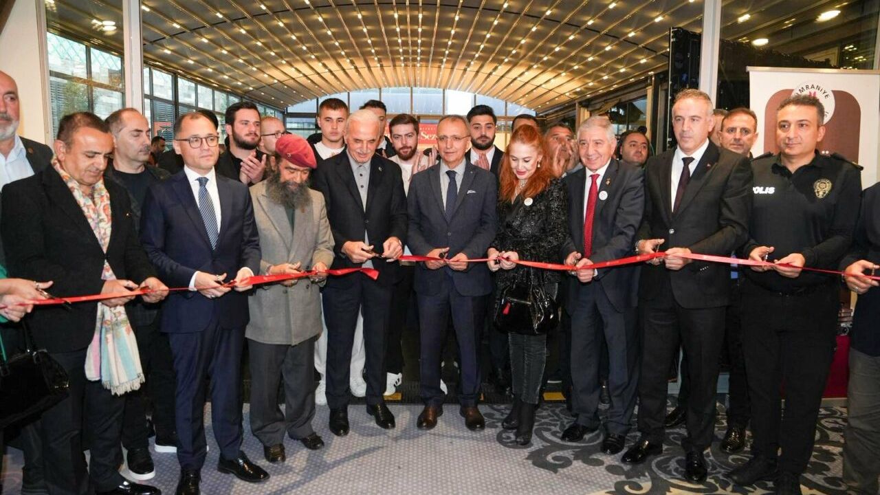 Ümraniye Belediyesi Kültür ve Sanat Sezonu Ödül Töreniyle Açıldı