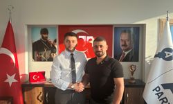 Burak Özbek Anahtar Parti'ye Katıldı