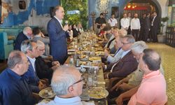Üsküdar’da Türkiye Yüzyılı Buluşmaları: Çelik, Gençlerle ve Esnafla Bir Araya Geldi