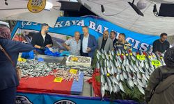 AK Parti Ümraniye sahada yoğun: Esnaf ve vatandaşlarla buluşmalar sürüyor