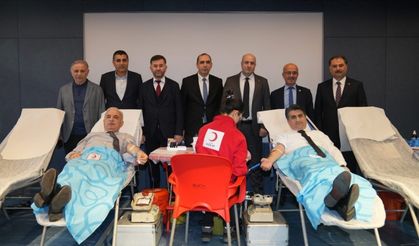 ÜMRANİYE BELEDİYESİ PERSONELİNDEN KIZILAY’A KAN BAĞIŞI DESTEĞİ