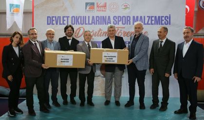 Çekmeköy Belediyesinden Okullara Spor Malzemesi Desteği