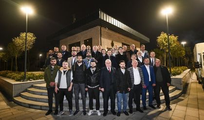 Gençlik ve Spor Bakanı Osman Aşkın Bak, Ümraniye’de amatör spor kulüpleri başkanlarıyla bir araya geldi