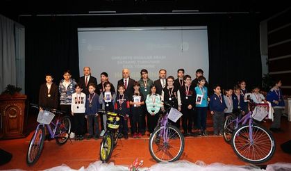 Ümraniye'de Satranç Turnuvası Nefesleri Kesti