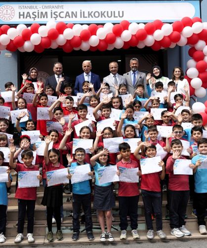Kaymakam Yüksel Çelik’ten Öğrencilere Karne Sürprizi