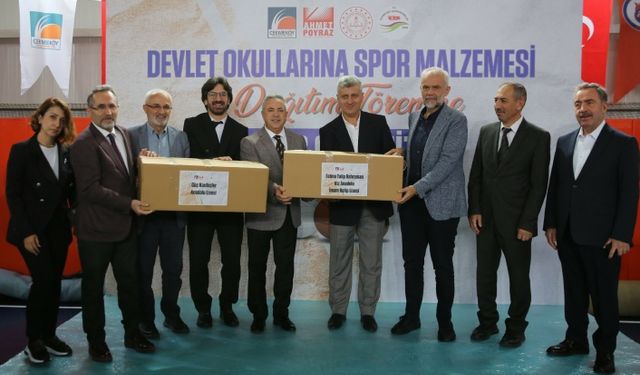 Çekmeköy Belediyesinden Okullara Spor Malzemesi Desteği