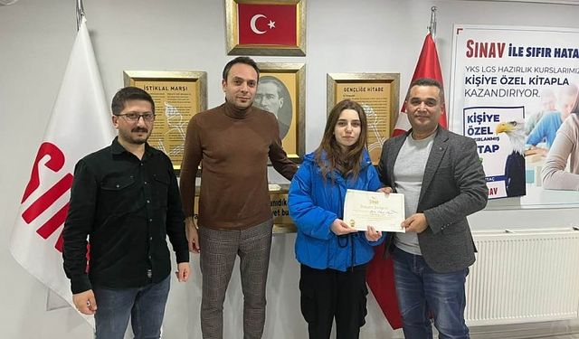 Çekmeköy Sınav Kurs Merkezi’nden Gurur Veren Başarı!  Berra Gökçe Akçan 7. Oldu!