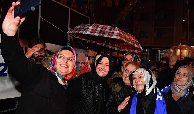 Sancaktepe Belediye Başkanı Şeyma Döğücü Sancaktepe'de seçim startını verdi