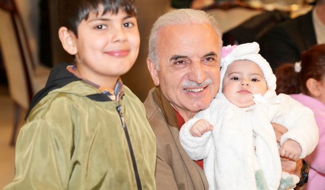 Ümraniyeli Çocuklar İlk İftarını Belediye Başkanı İsmet Yıldırım ile Açtı