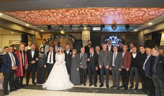 Birsen Ve Emre Ailelerinin Mutlu Günü