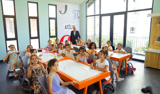 Bilim Ümraniye Öğrecilerin Geleceğine Işık Tutuyor