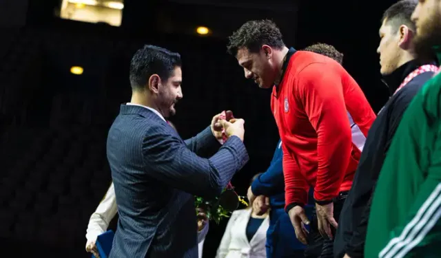 Rıza Kayaalp Mindere Altınla Döndü