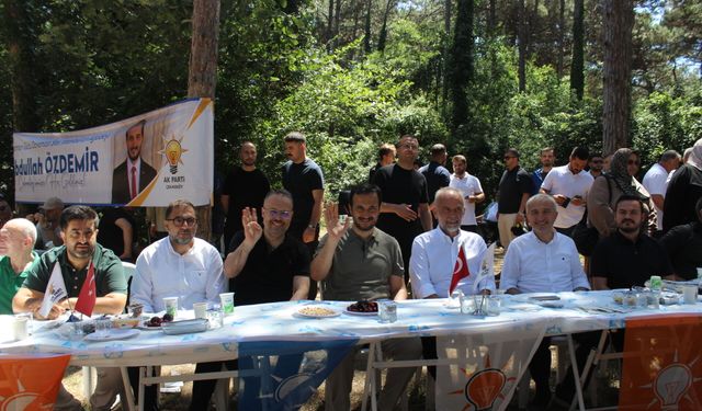 AK Parti Çekmeköy Teşkilatı Taşdelen'de Bir Araya Geldi