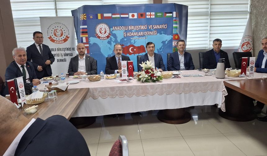 Altın, Borsa ve Yatırım Uyarıları: İslam Memiş Çekmeköy’de İş Dünyasına Seslendi