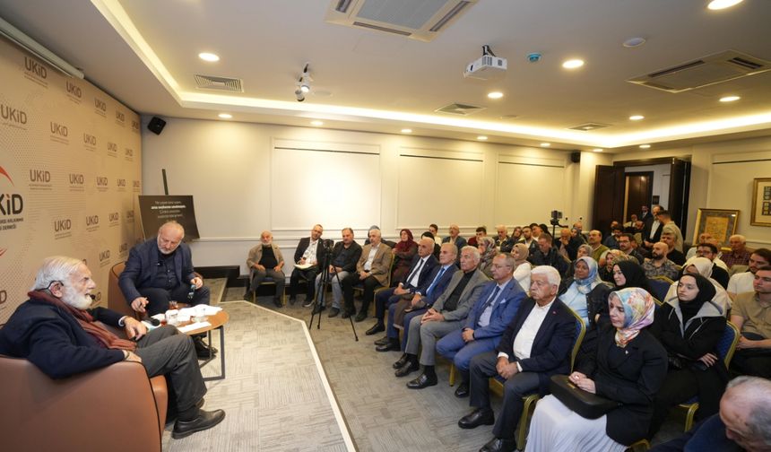 Prof. Dr. Sadettin Ökten, Ukid’de “şehir kurucu ilkeler”i anlattı