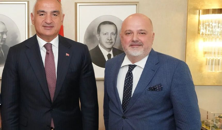 Yazın Ayrı, Kışın Ayrı Çalışan Bir Bakan: Mehmet Nuri Ersoy