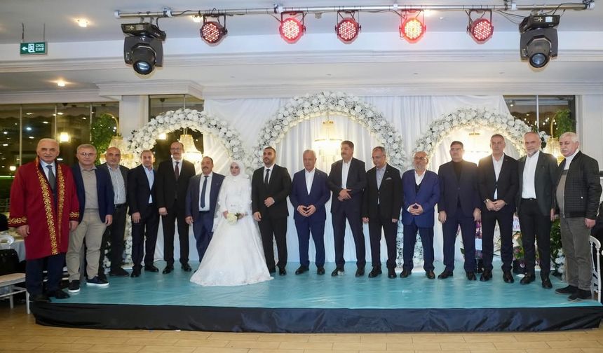 Özdemir ve Paşahan Ailelerinin Mutlu Günü