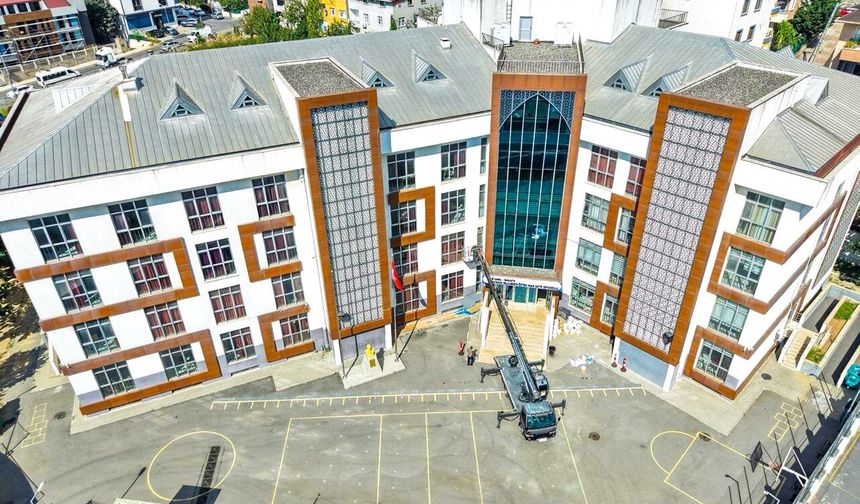 Ümraniye Belediyesinden Okullara Yaz Mesaisi