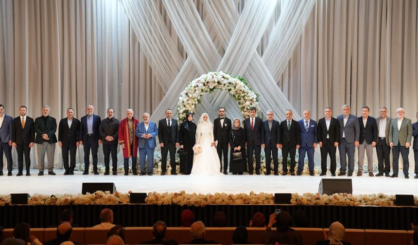 İş ve Siyaset Dünyası Bu Nikâhta Buluştu: Rüveyda Tek ve Görkem Ayın Dünyaevine Girdi